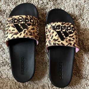 New Adidas animal print slides big girl 5, woman 7
